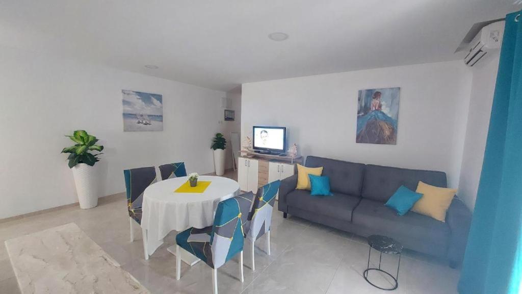 Apartments Mestral Baška Voda Zewnętrze zdjęcie